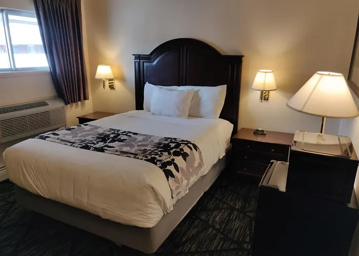 Skyline Motor Inn