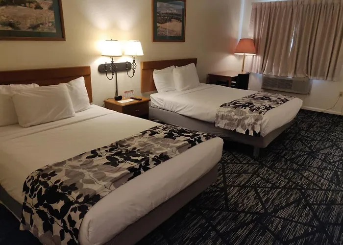 Skyline Motor Inn